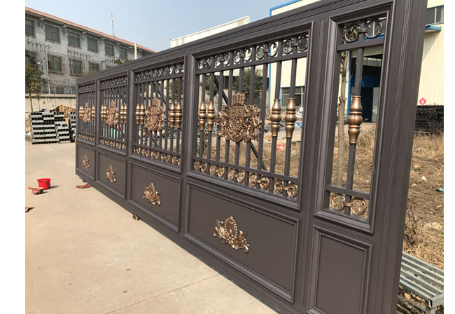 豪華庭院大門